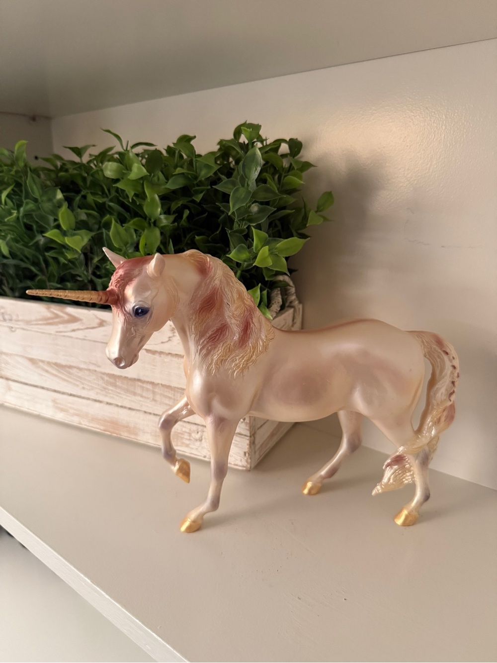 Breyer Reeves Unicorn #97 Family Arabian Stallion Pearl Fantasy Horse 11”Retired